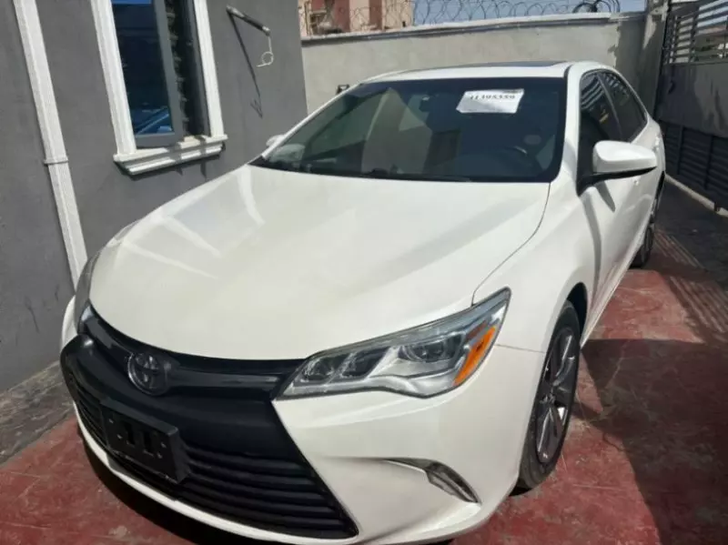 Toyota Camry   - 2016