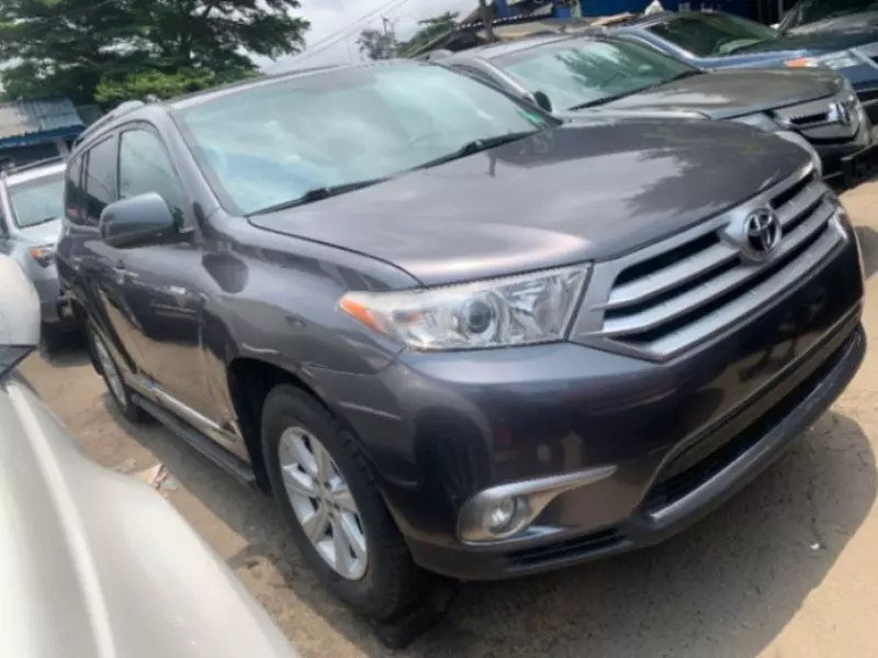 Toyota Highlander   - 2012
