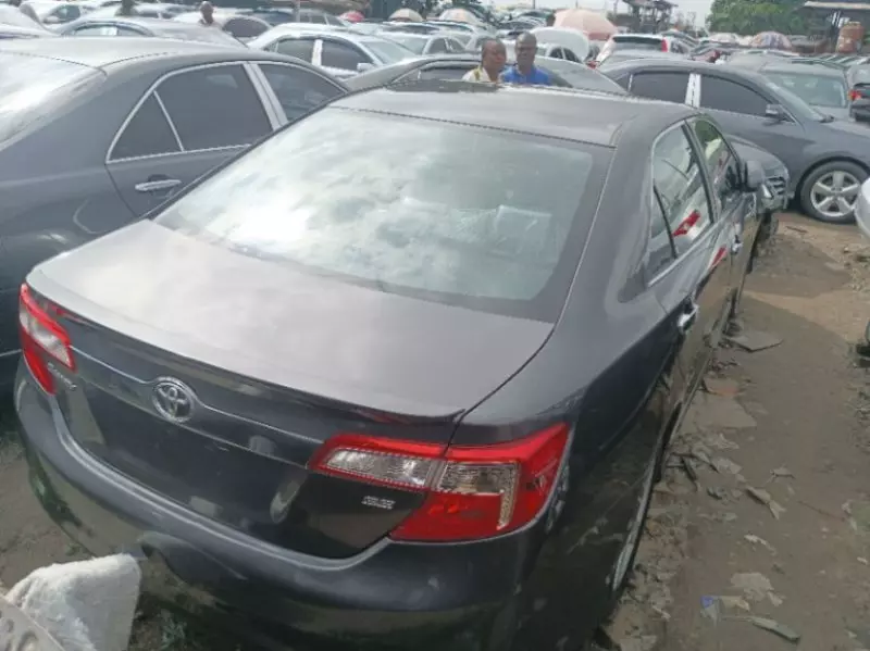 Toyota camry   - 2012