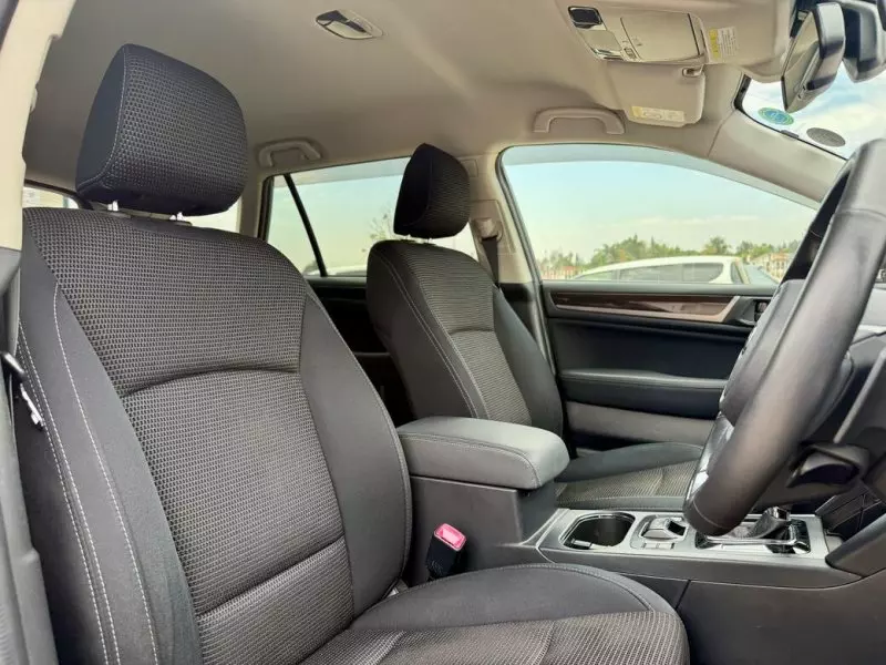 Subaru Outback   - 2019
