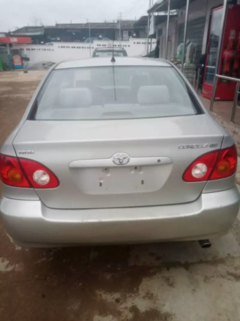 Toyota corolla   - 2004