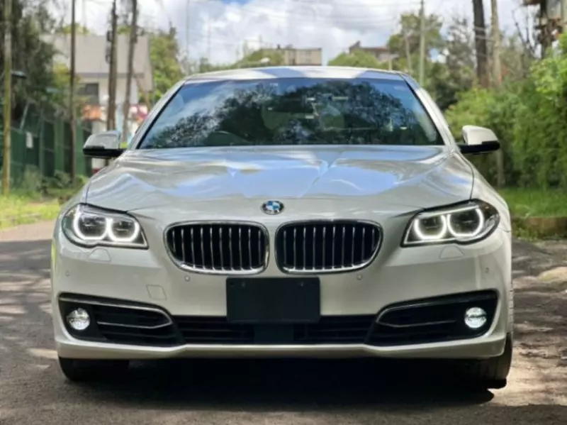 BMW 528i   - 2017