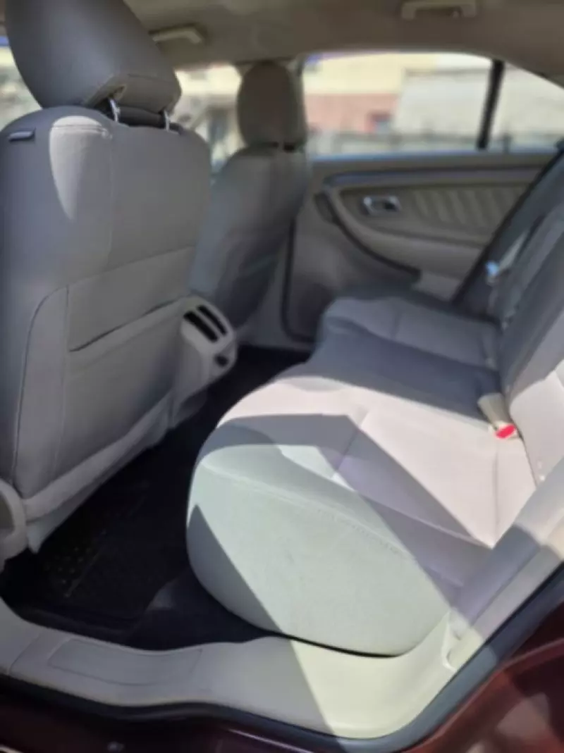 Ford Taurus   - 2015