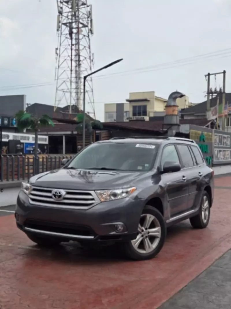 Toyota Highlander   - 2014