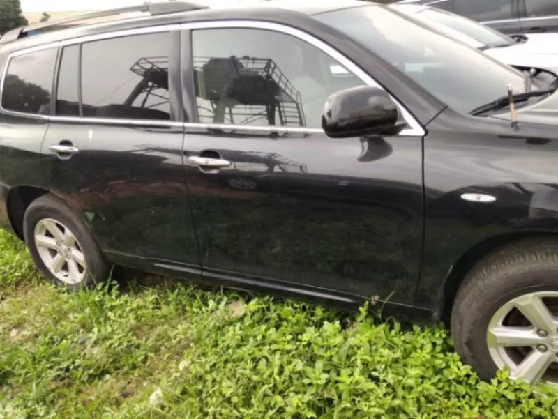 Toyota Highlander   - 2011