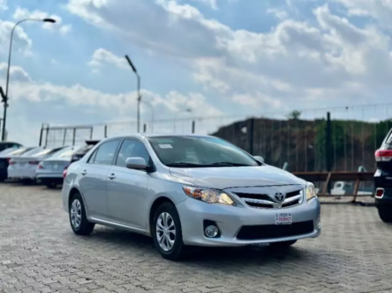 Toyota corolla   - 2011
