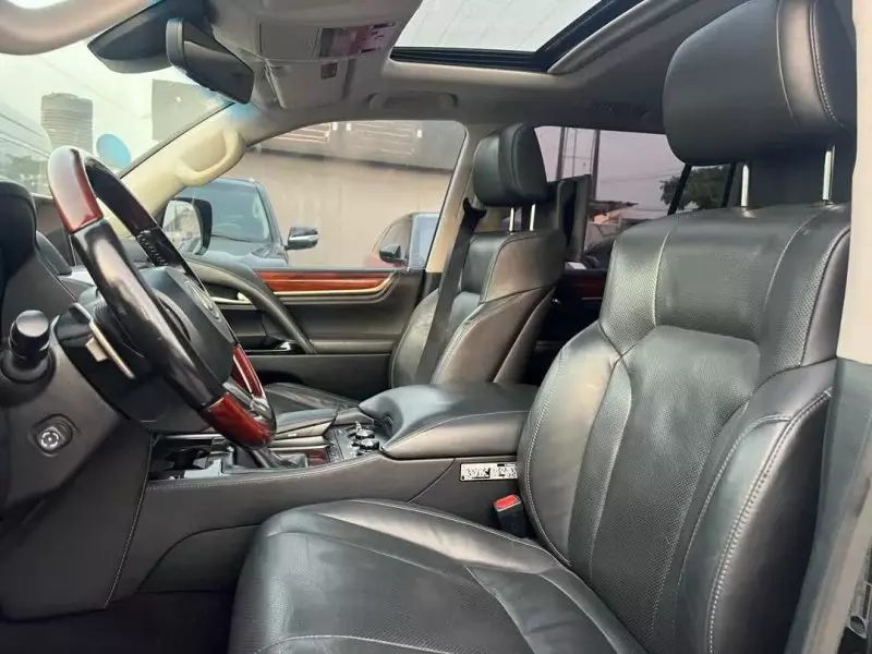 Lexus LX 570   - 2017