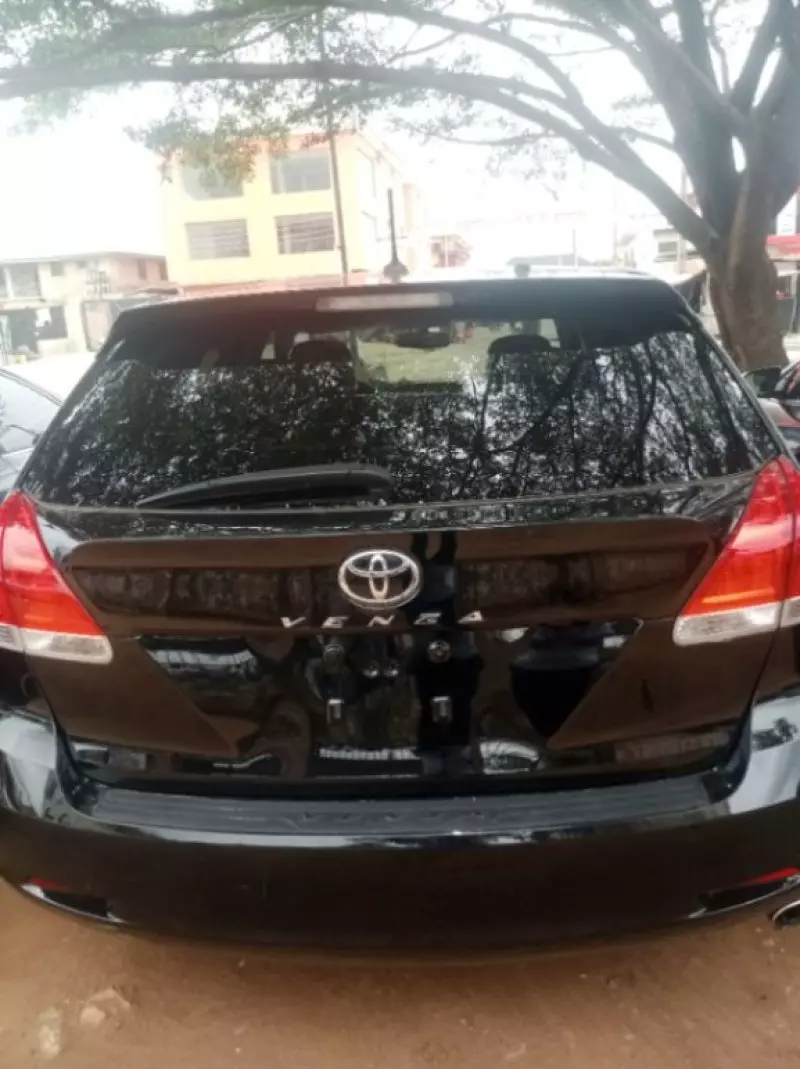 Toyota Venza   - 2012