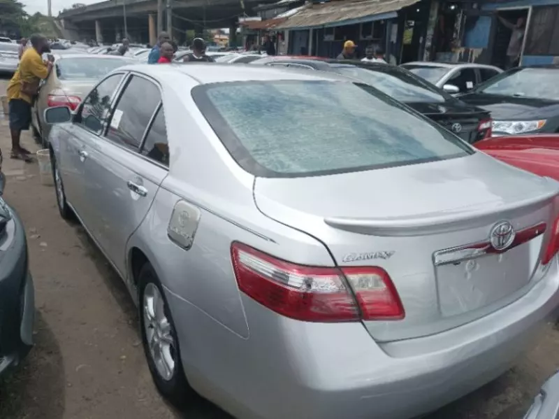 Toyota camry   - 2009