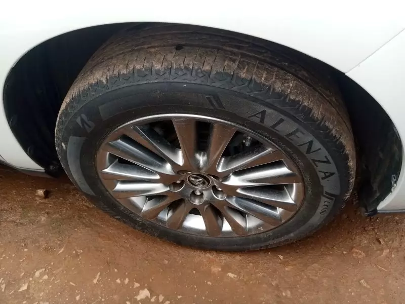 Toyota Harrier   - 2016