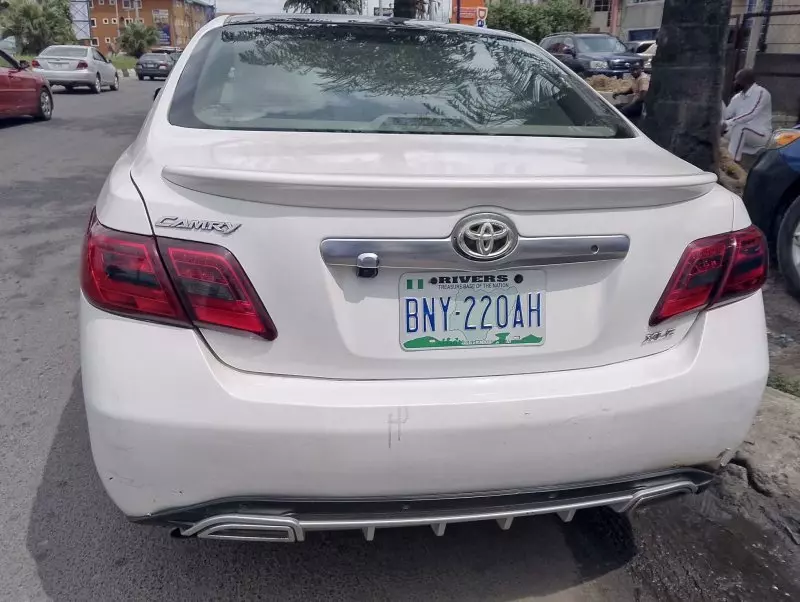 Toyota Camry   - 2010