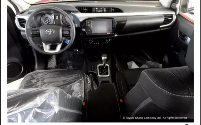 Toyota Hilux   - 2026