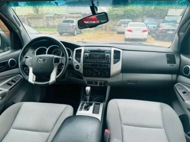 Toyota Tacoma   - 2012