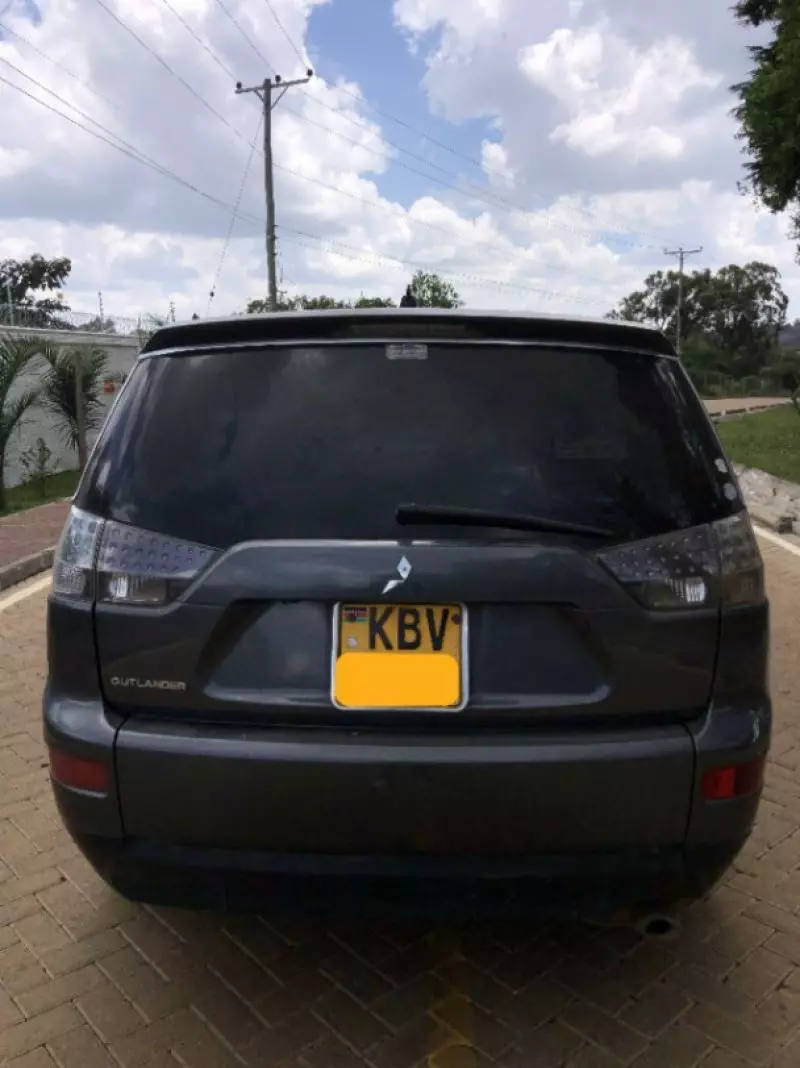 Mitsubishi OUTLANDER   - 2005