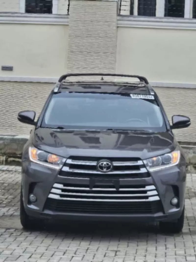 Toyota Highlander   - 2017