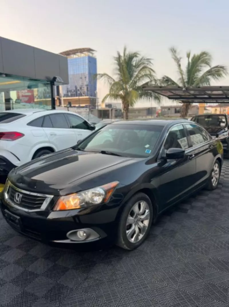 Honda Accord   - 2010