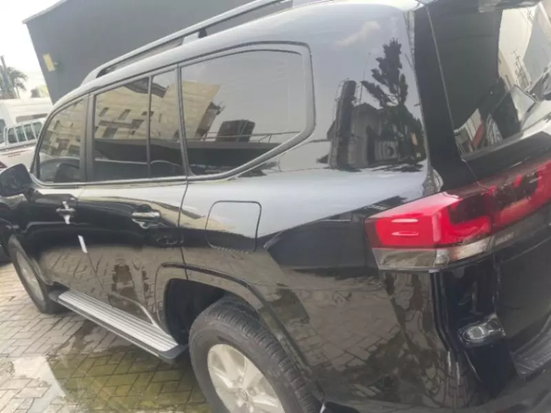 Toyota Land Cruiser   - 2024