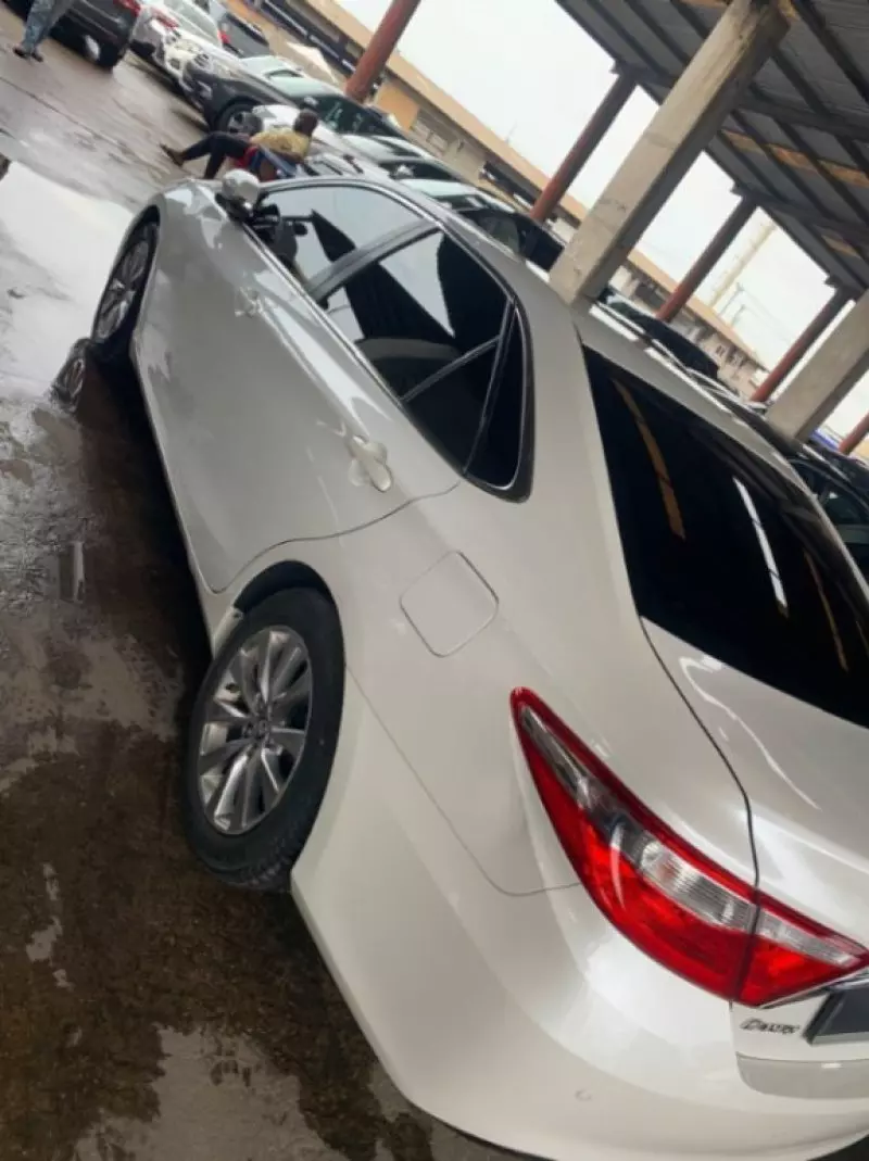 Toyota Camry   - 2016