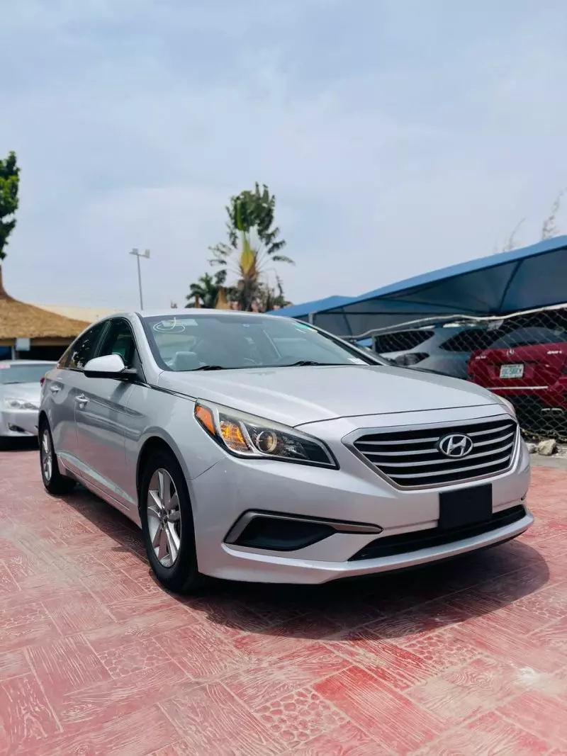 Hyundai Sonata   - 2016