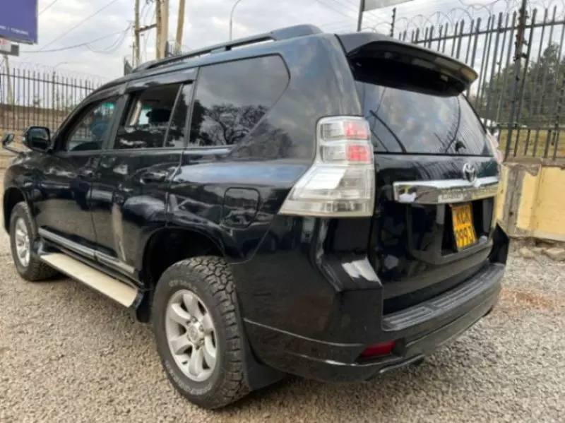 Toyota Landcruiser Prado   - 2011