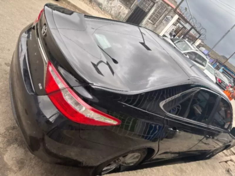 Toyota Camry   - 2016