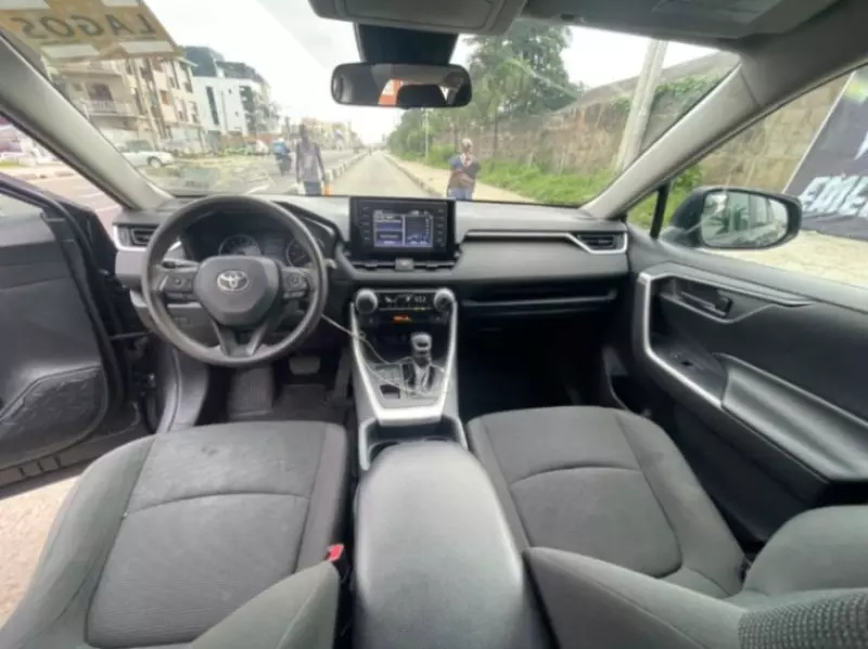 Toyota RAV 4   - 2020