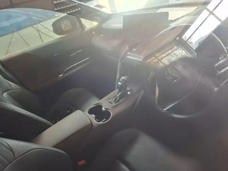 Toyota Harrier hybrid    - 2020