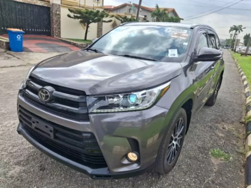 Toyota Highlander   - 2018