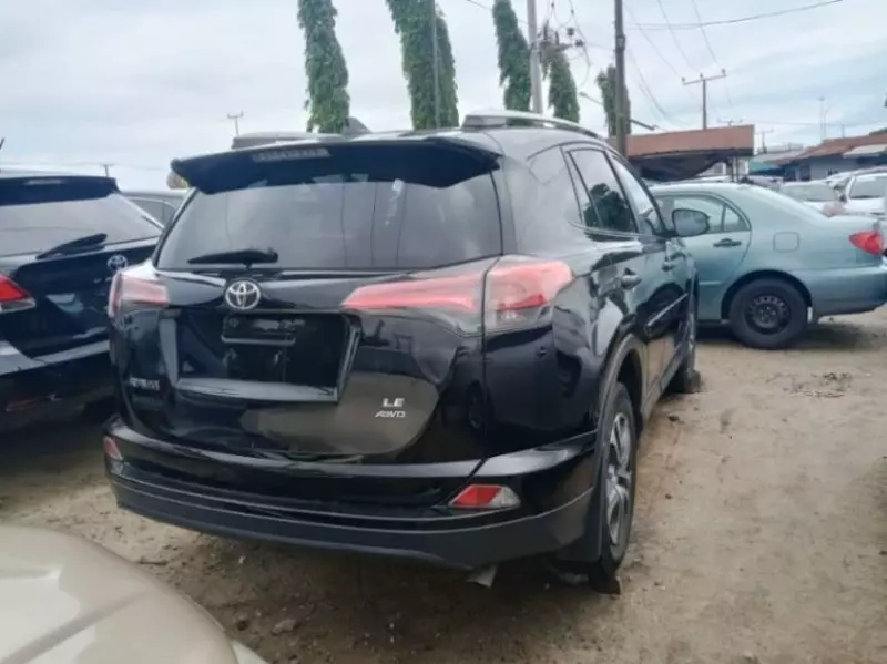 Toyota RAV 4   - 2016