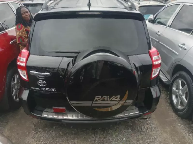 Toyota RAV4   - 2010