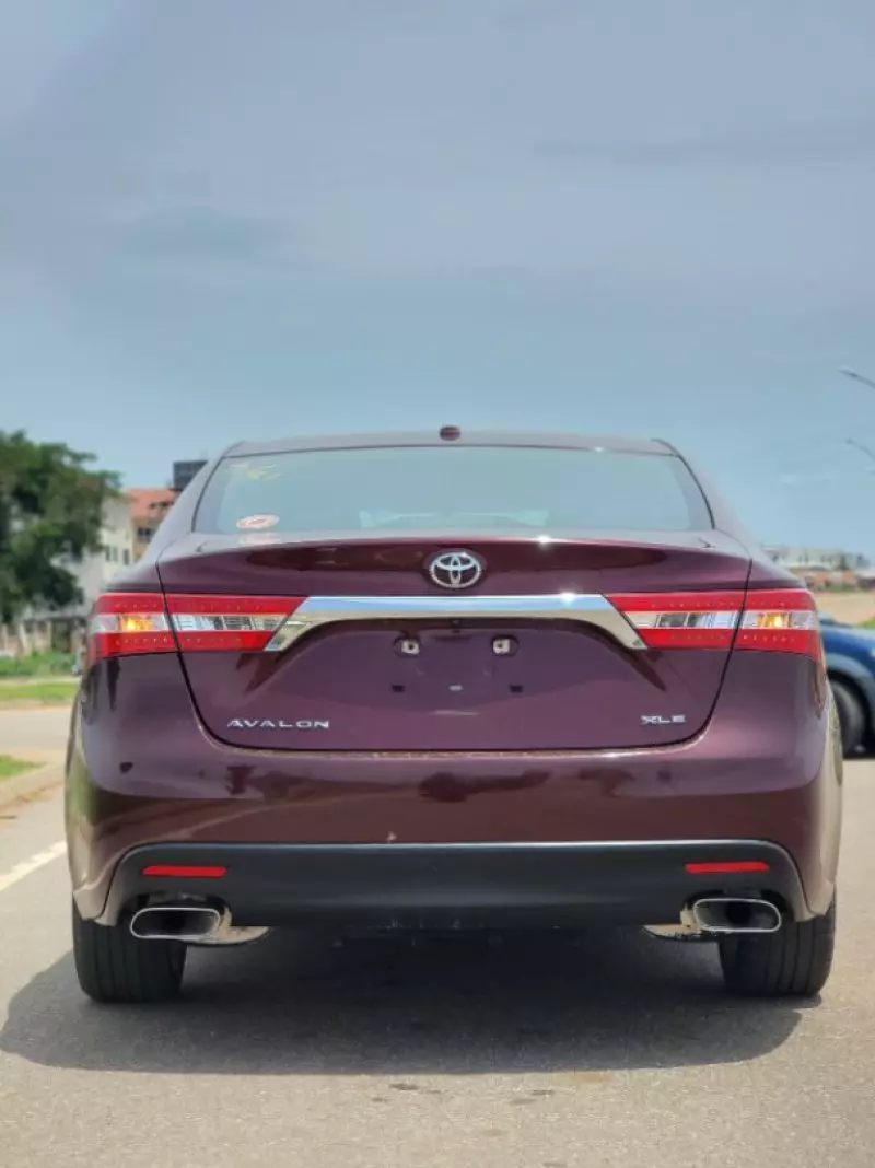Toyota Avalon   - 2013