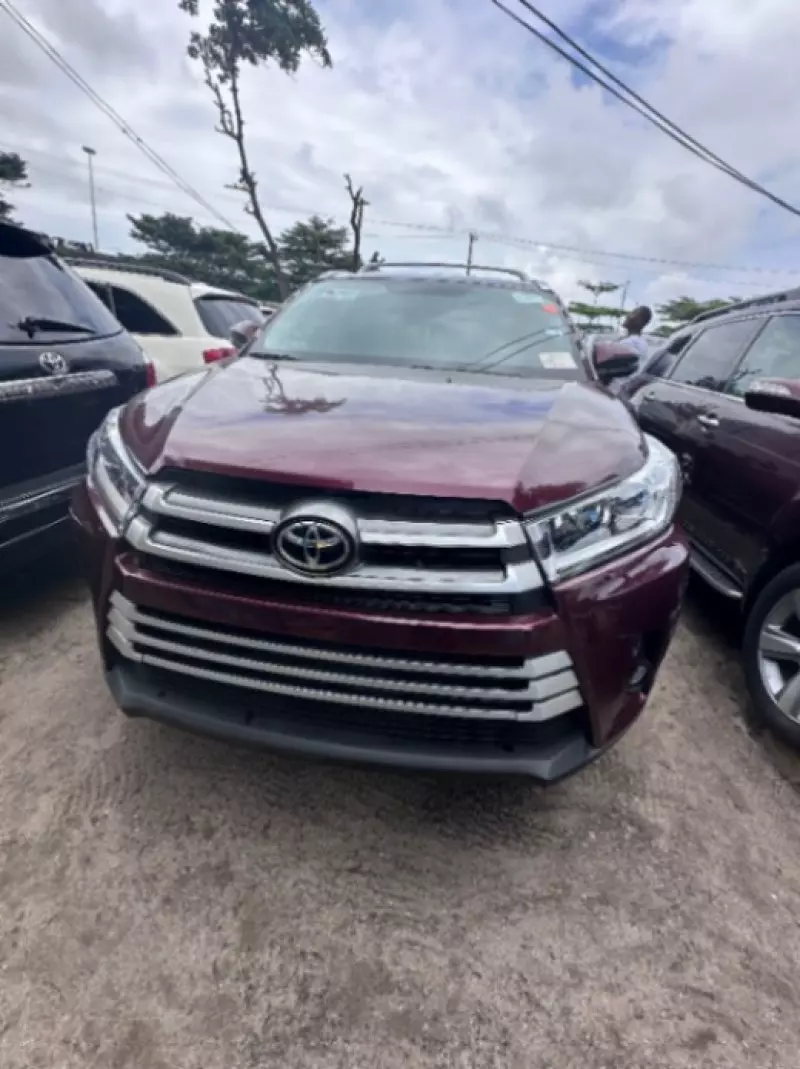 Toyota Highlander   - 2016