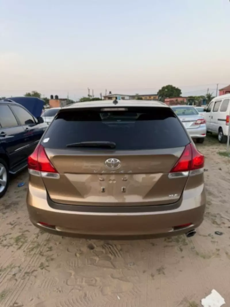 Toyota Venza   - 2013