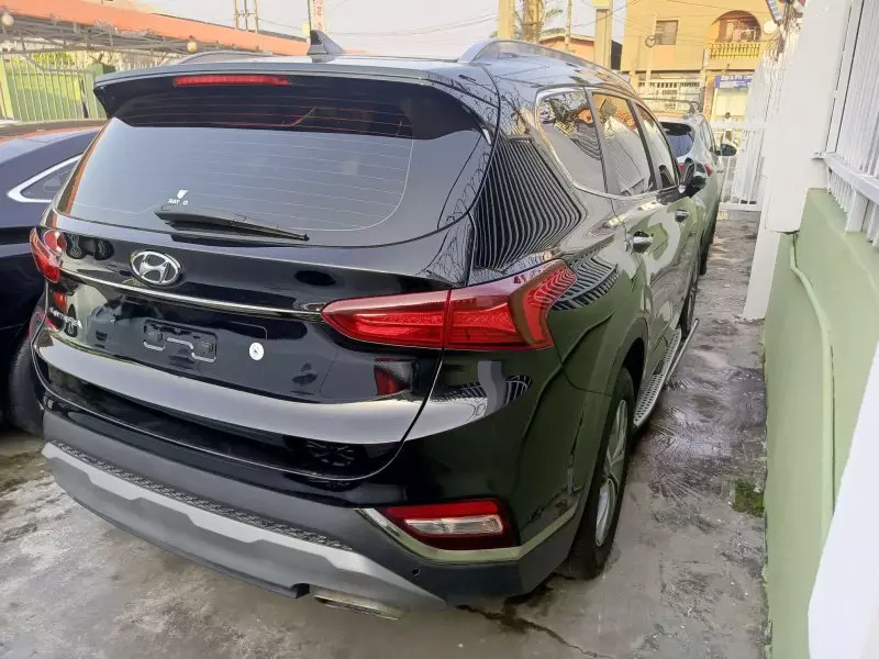 Hyundai Santa FE   - 2020