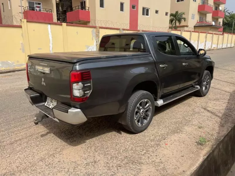 Mitsubishi L200 D/C Sportero A/T