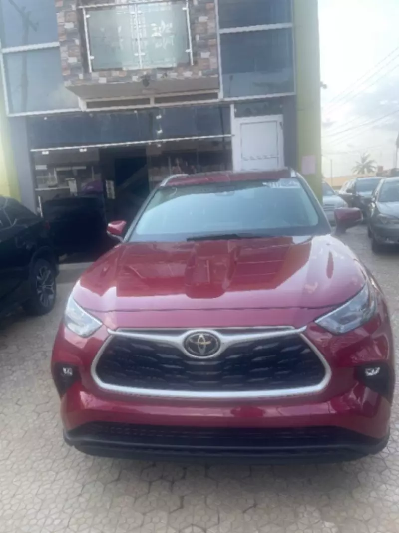 Toyota Highlander   - 2020