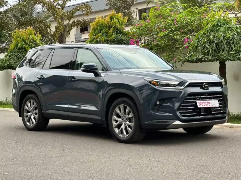 Toyota Grand Highlander   - 2023