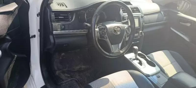 Toyota camry   - 2012