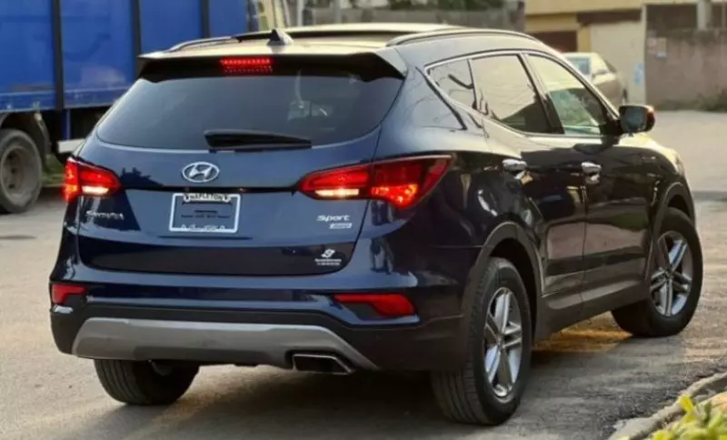Hyundai Santa Fe   - 2017