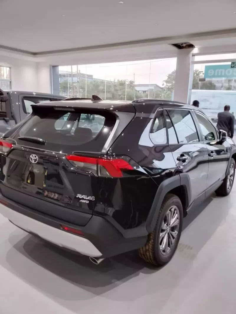 Toyota RAV 4   - 2024