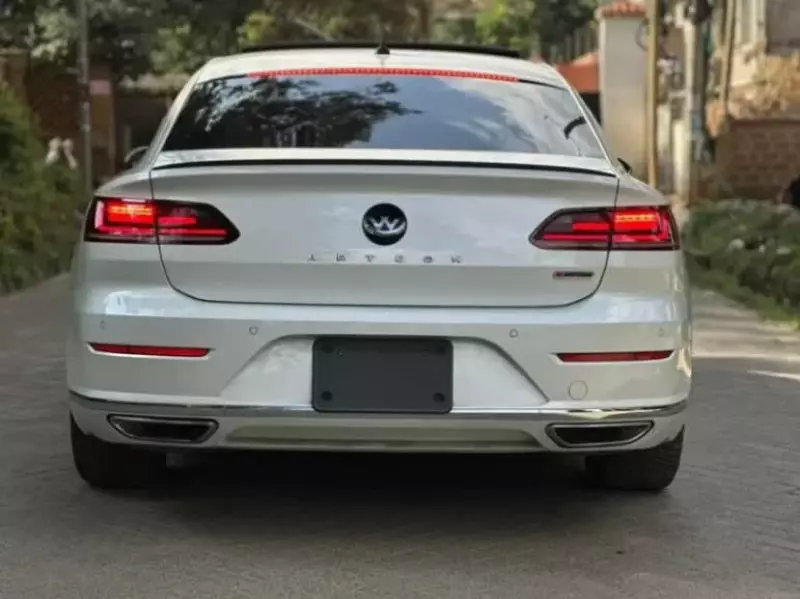 Volkswagen Arteon   - 2019