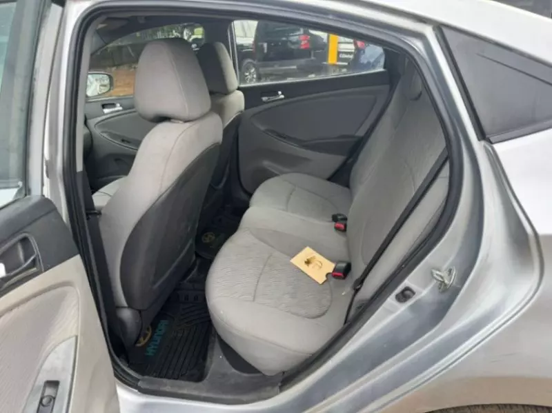 Hyundai Elantra   - 2013