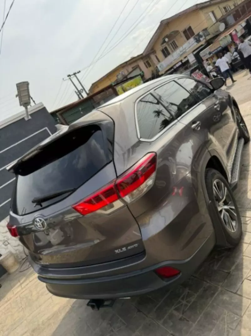 Toyota Highlander - 2016