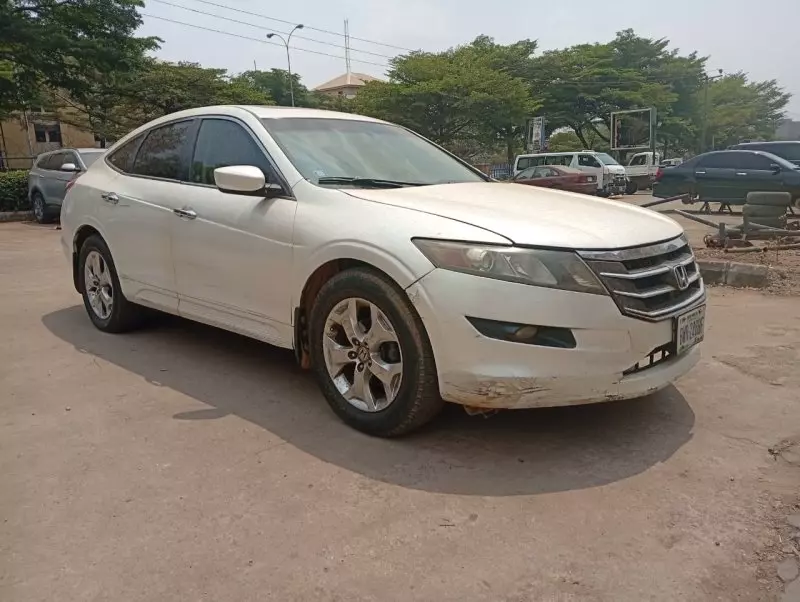 Honda Crosstour   - 2011