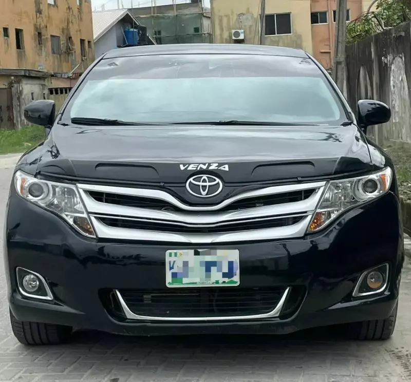 Toyota Venza   - 2011