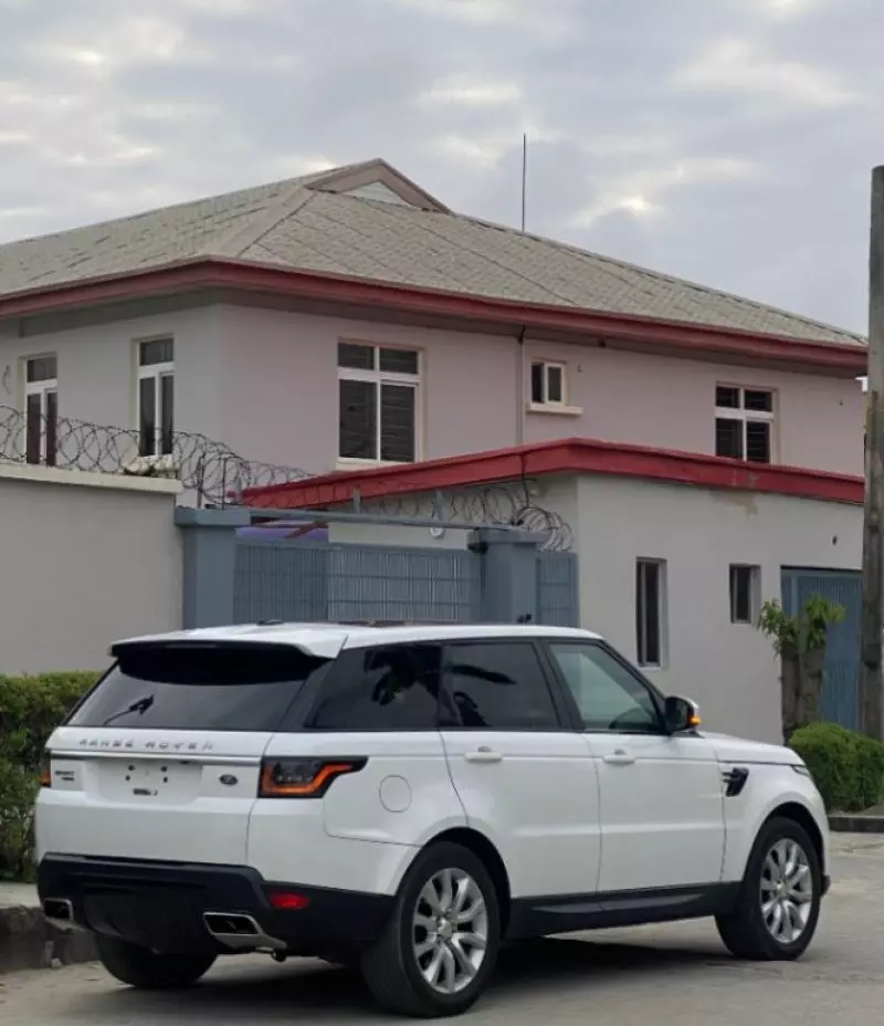 Land Rover Range Rover Sport   - 2015