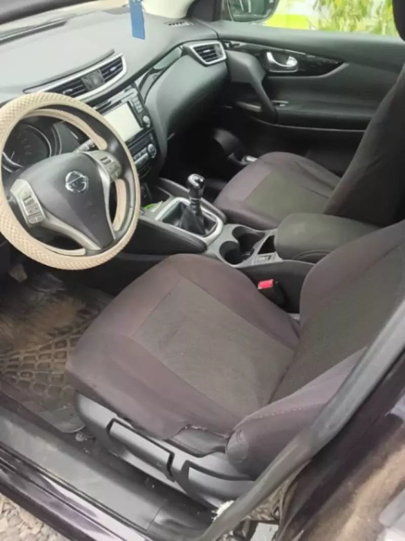 Nissan Qashqai   - 2015