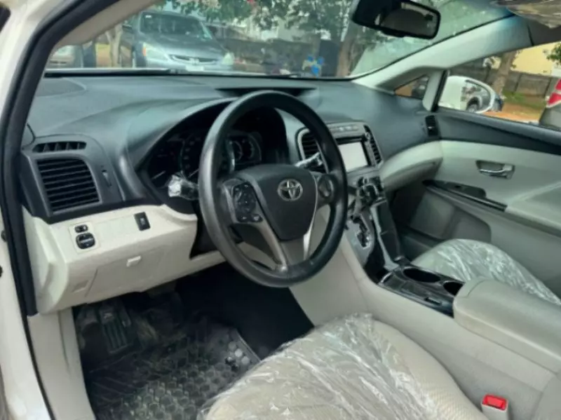 Toyota Venza   - 2013