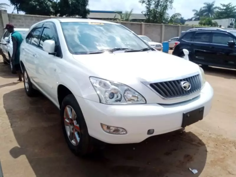 Toyota Harrier   - 2011
