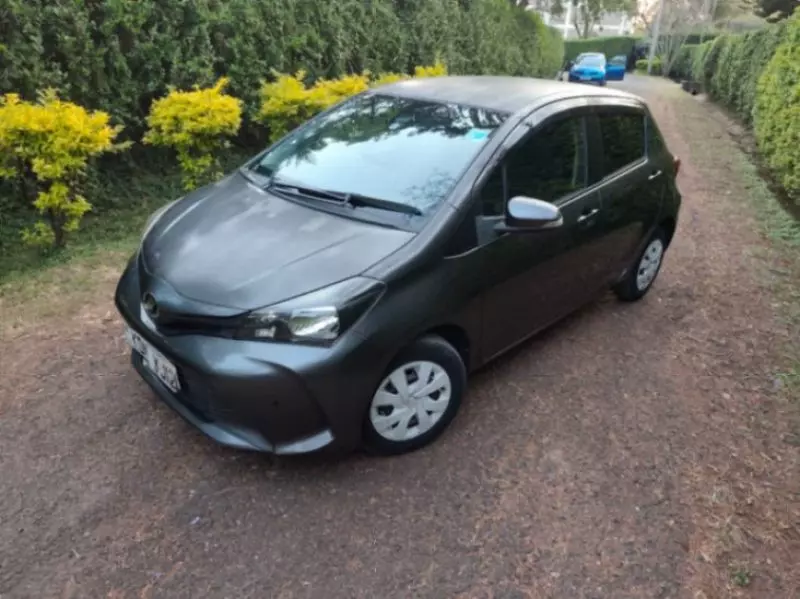 Toyota Vitz   - 2016